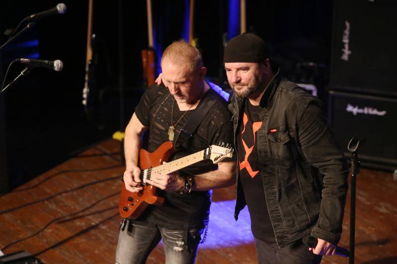 Spřátelené kapely Dogma Art a Mylions oživily v Brně Titanic