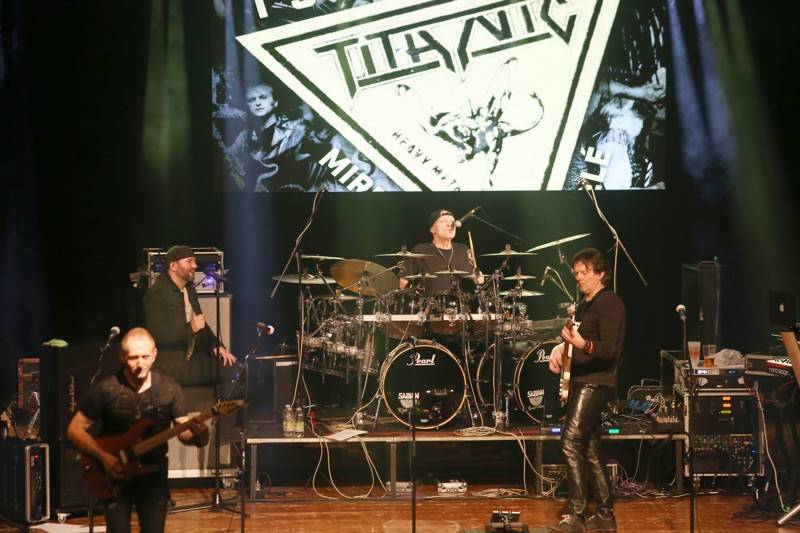 Spřátelené kapely Dogma Art a Mylions oživily v Brně Titanic