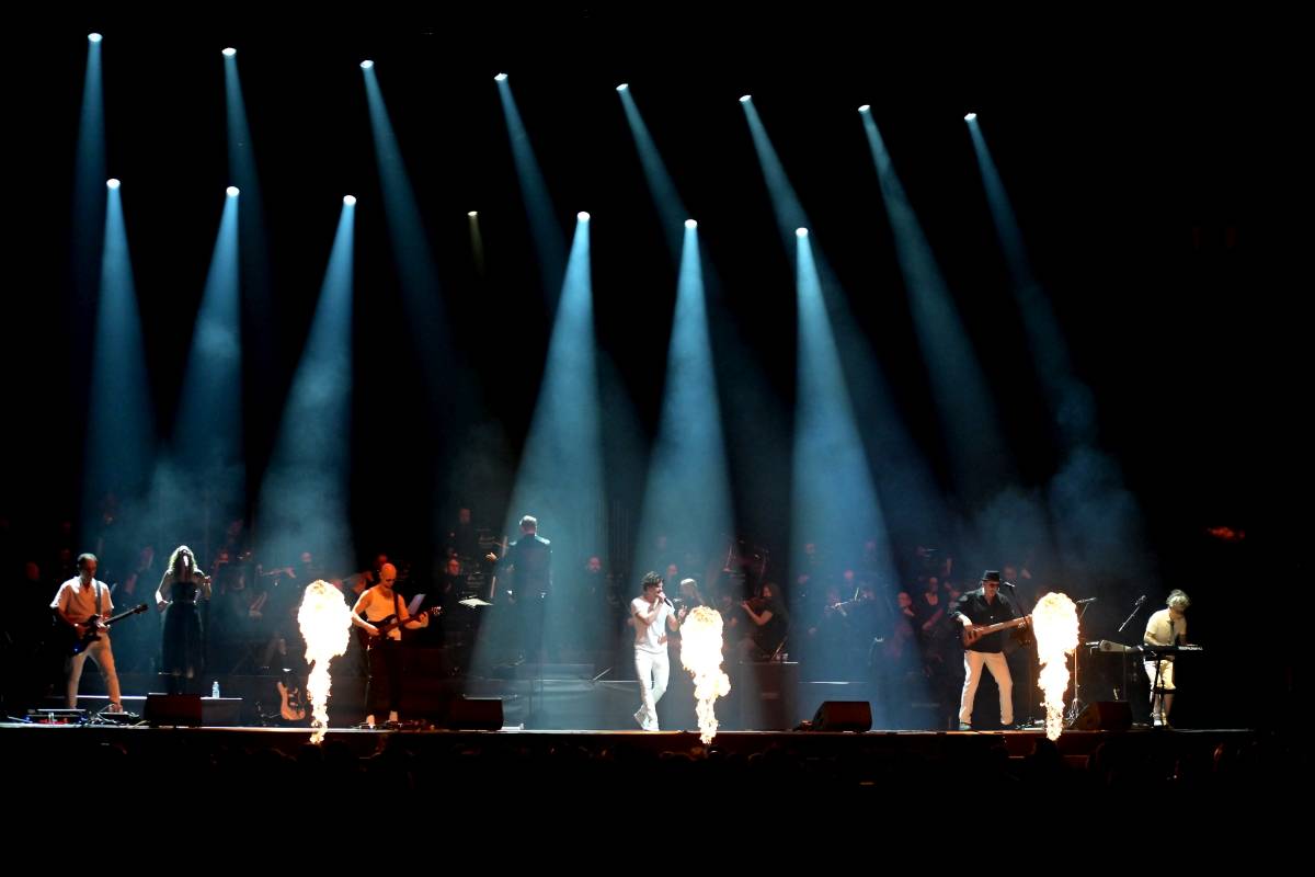 O2 Universem zněly rockové pecky. Bohemian Symphony Orchestra Prague doprovodili členové Uriah Heep