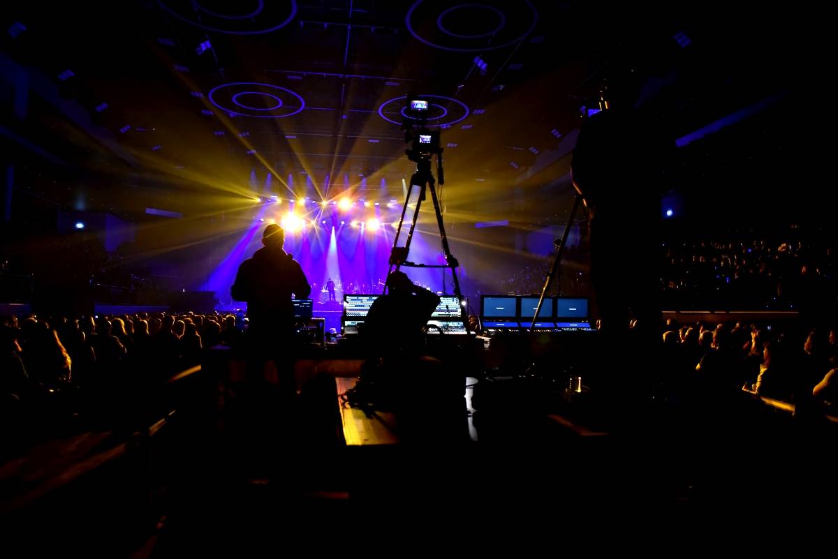 O2 Universem zněly rockové pecky. Bohemian Symphony Orchestra Prague doprovodili členové Uriah Heep