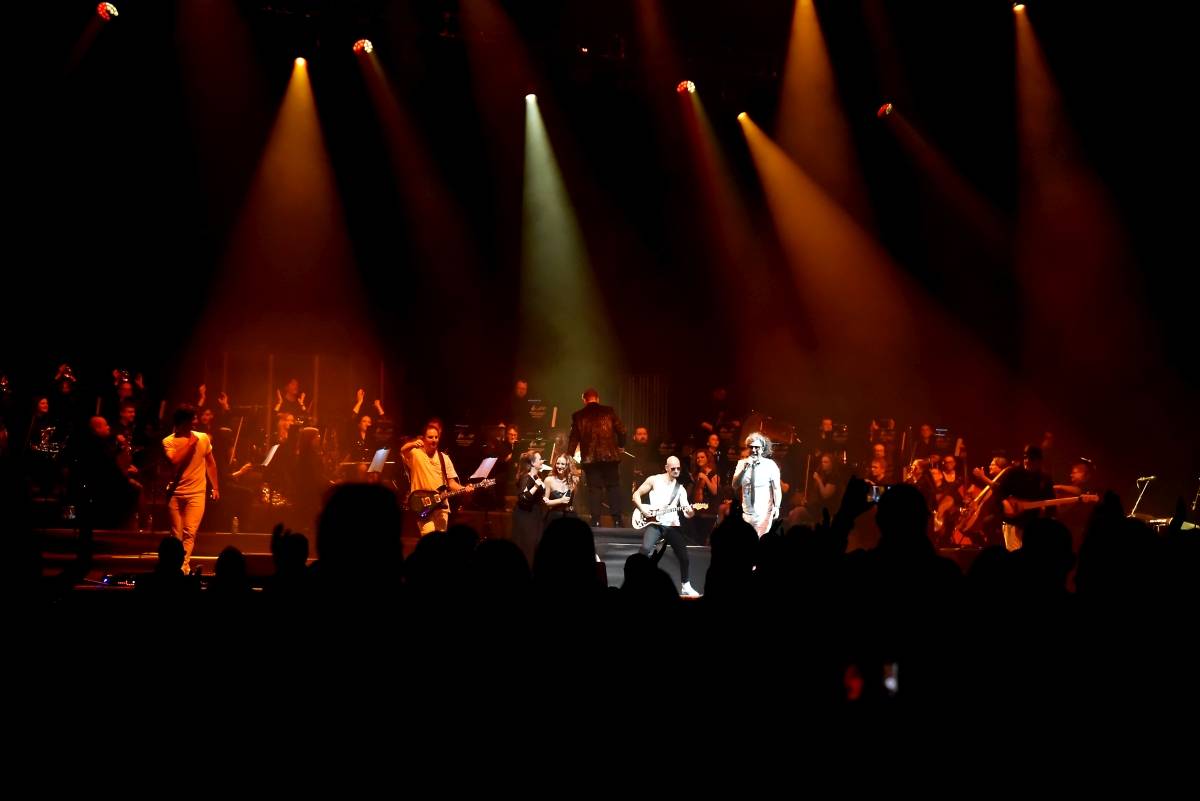 O2 Universem zněly rockové pecky. Bohemian Symphony Orchestra Prague doprovodili členové Uriah Heep