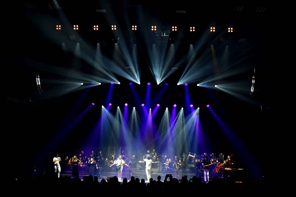 O2 Universem zněly rockové pecky. Bohemian Symphony Orchestra Prague doprovodili členové Uriah Heep