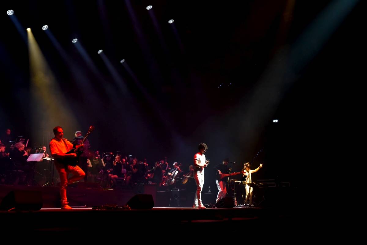 O2 Universem zněly rockové pecky. Bohemian Symphony Orchestra Prague doprovodili členové Uriah Heep