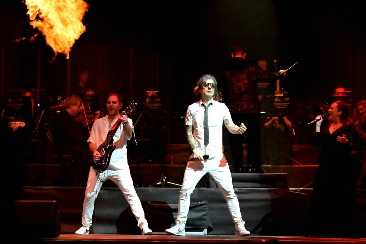 O2 Universem zněly rockové pecky. Bohemian Symphony Orchestra Prague doprovodili členové Uriah Heep