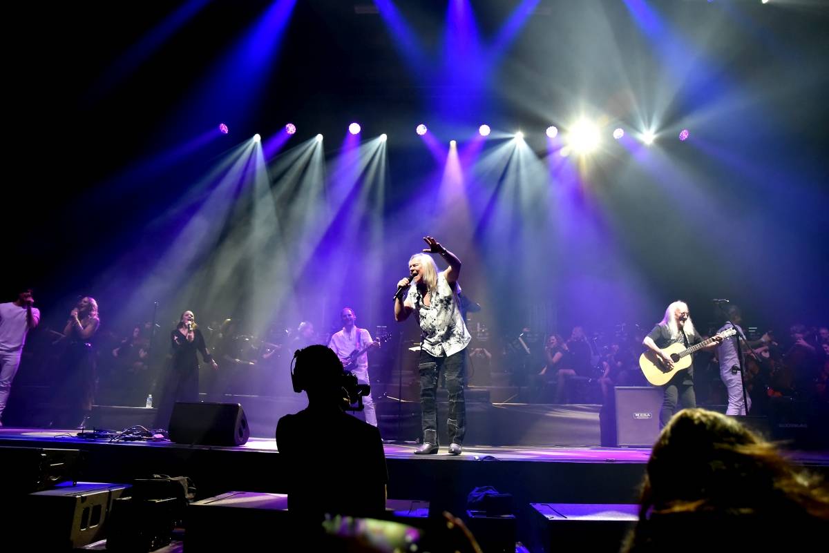 O2 Universem zněly rockové pecky. Bohemian Symphony Orchestra Prague doprovodili členové Uriah Heep