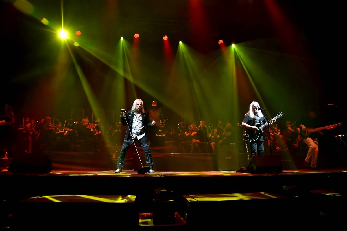 O2 Universem zněly rockové pecky. Bohemian Symphony Orchestra Prague doprovodili členové Uriah Heep