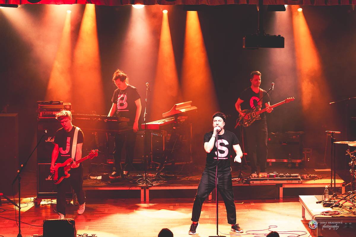 Tata Bojs letos poprvé na pódiu. V plzeňské Šeříkovce měli narváno