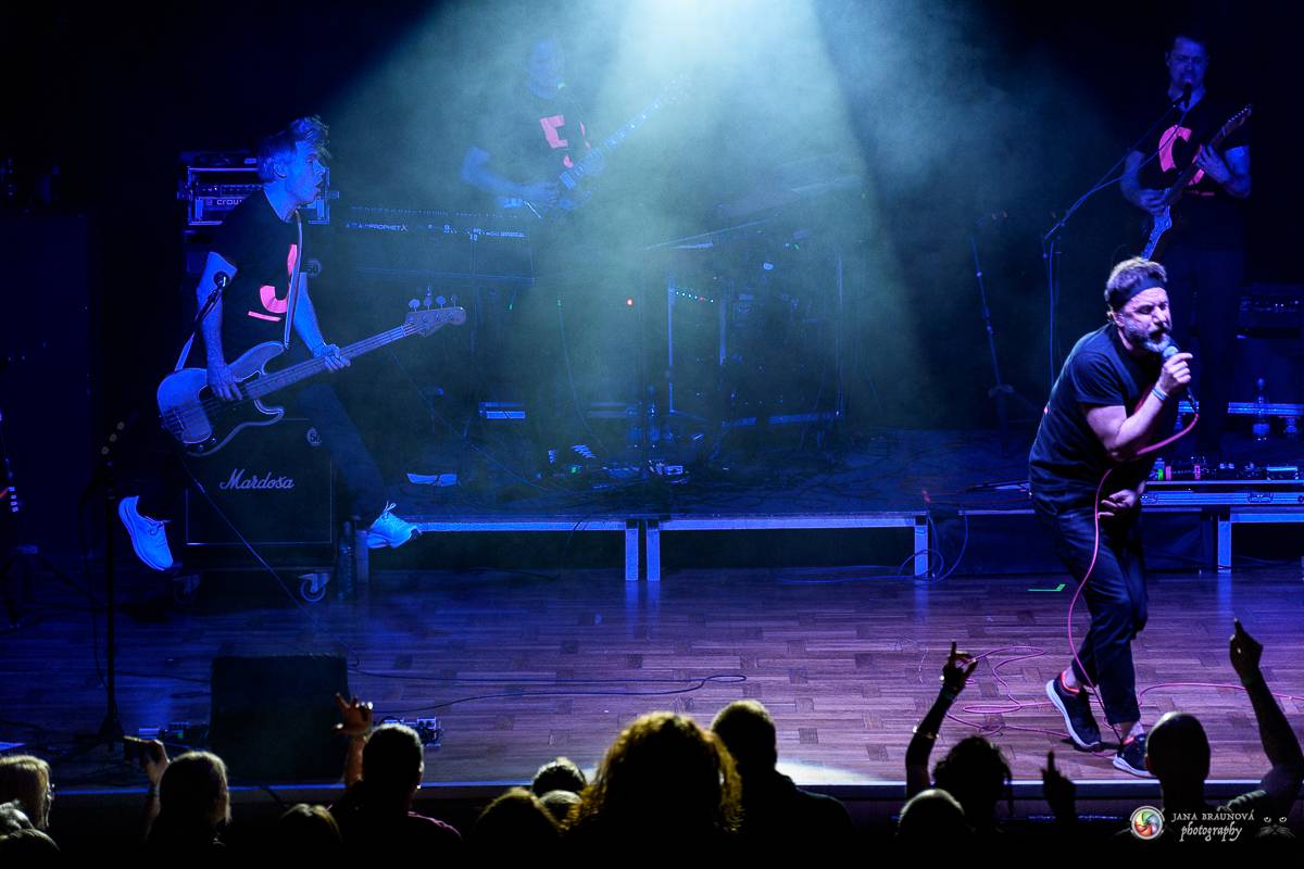 Tata Bojs letos poprvé na pódiu. V plzeňské Šeříkovce měli narváno