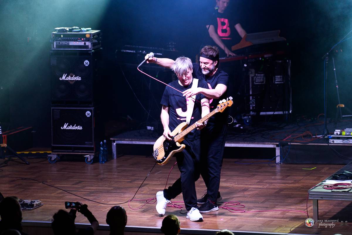 Tata Bojs letos poprvé na pódiu. V plzeňské Šeříkovce měli narváno