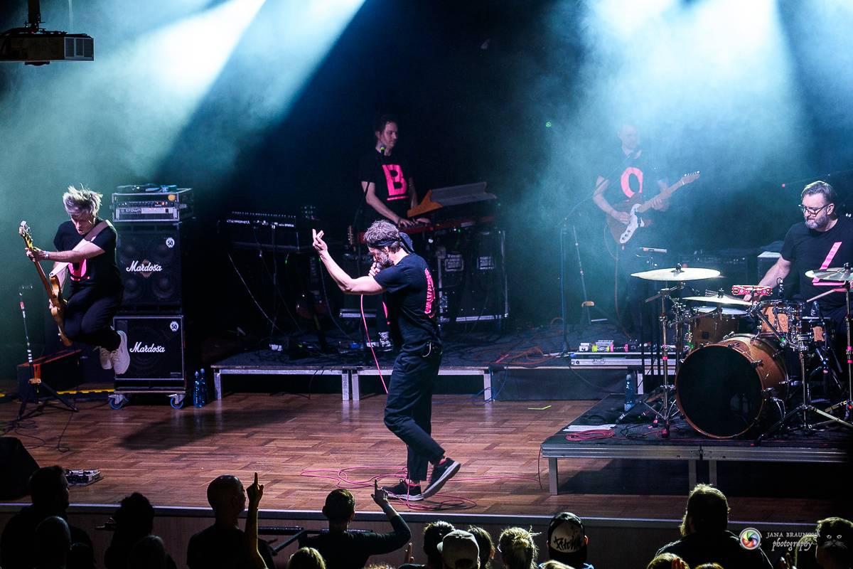 Tata Bojs letos poprvé na pódiu. V plzeňské Šeříkovce měli narváno