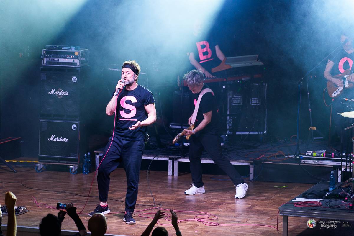 Tata Bojs letos poprvé na pódiu. V plzeňské Šeříkovce měli narváno