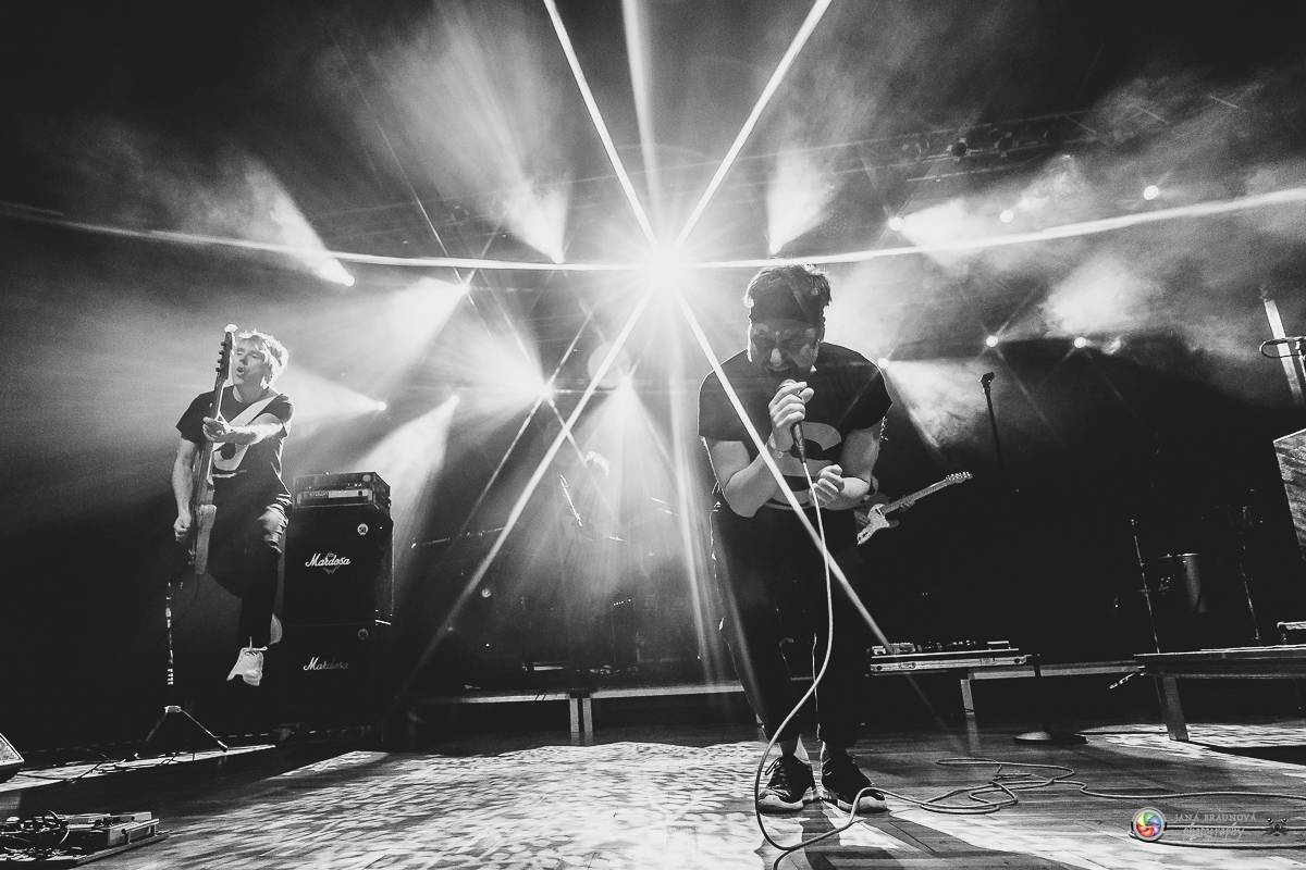 Tata Bojs letos poprvé na pódiu. V plzeňské Šeříkovce měli narváno