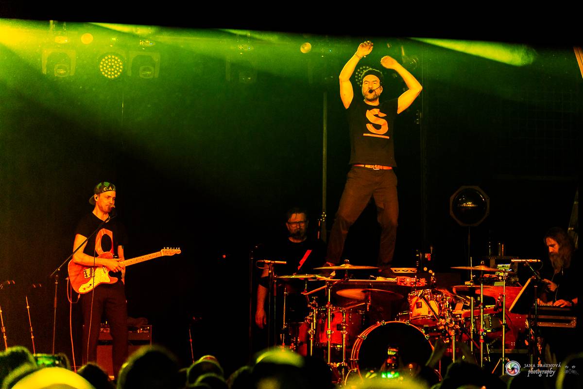 Tata Bojs letos poprvé na pódiu. V plzeňské Šeříkovce měli narváno