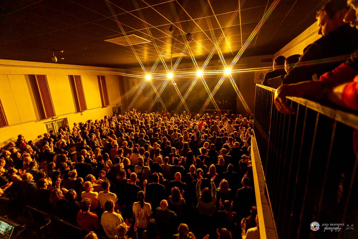 Tata Bojs letos poprvé na pódiu. V plzeňské Šeříkovce měli narváno