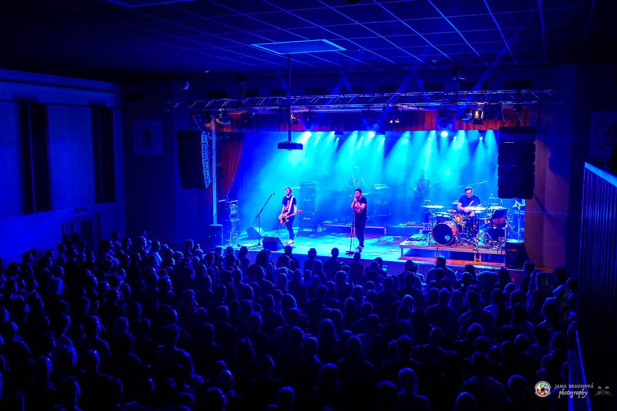 Tata Bojs letos poprvé na pódiu. V plzeňské Šeříkovce měli narváno