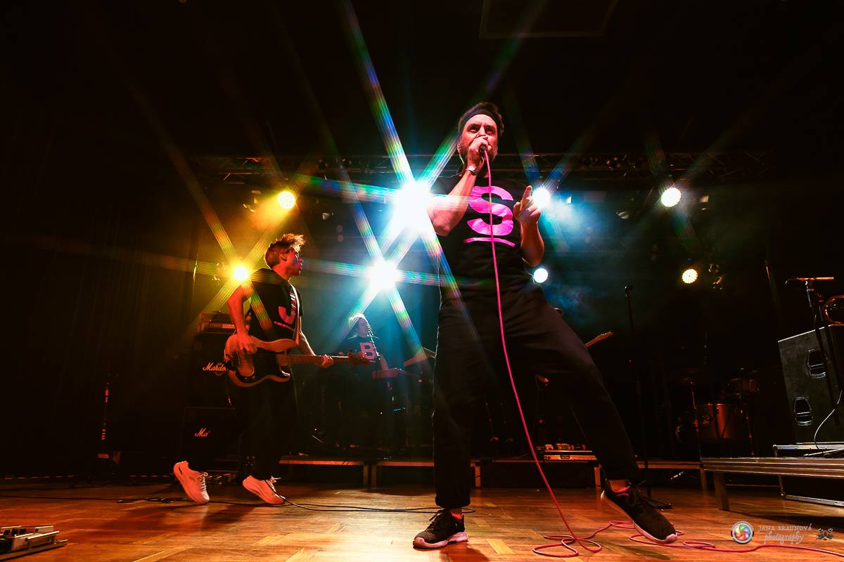 Tata Bojs letos poprvé na pódiu. V plzeňské Šeříkovce měli narváno