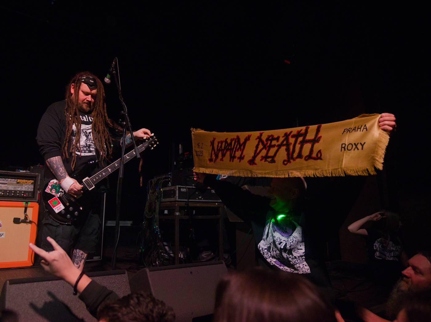 Grindcorový večírek v Roxy: Napalm Death dorazili s hosty Brat, Full of Hell a Crowbar