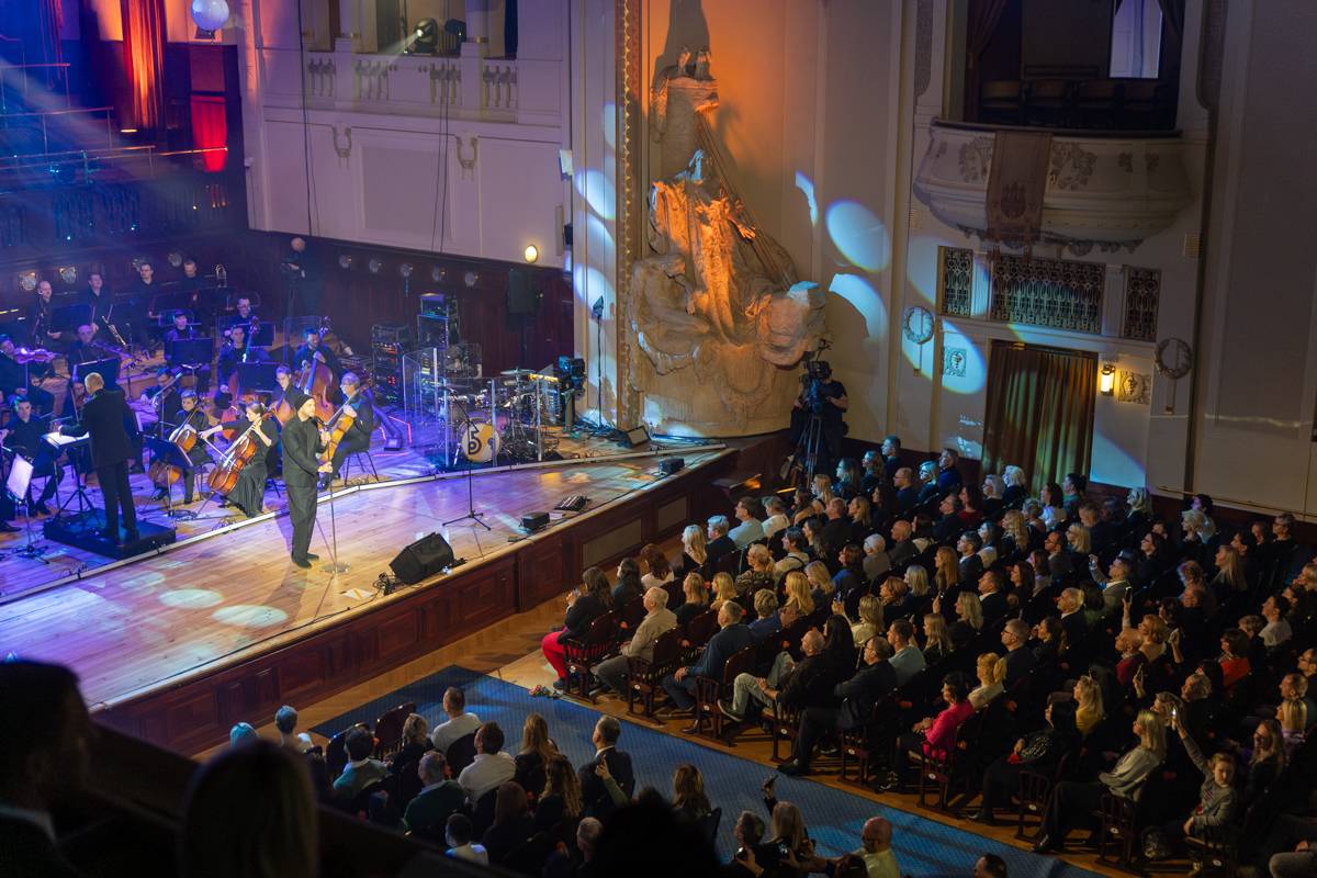 O5 a Radeček přivezli do Prahy romantiku, doprovodili je Elly či Pavel Šporcl