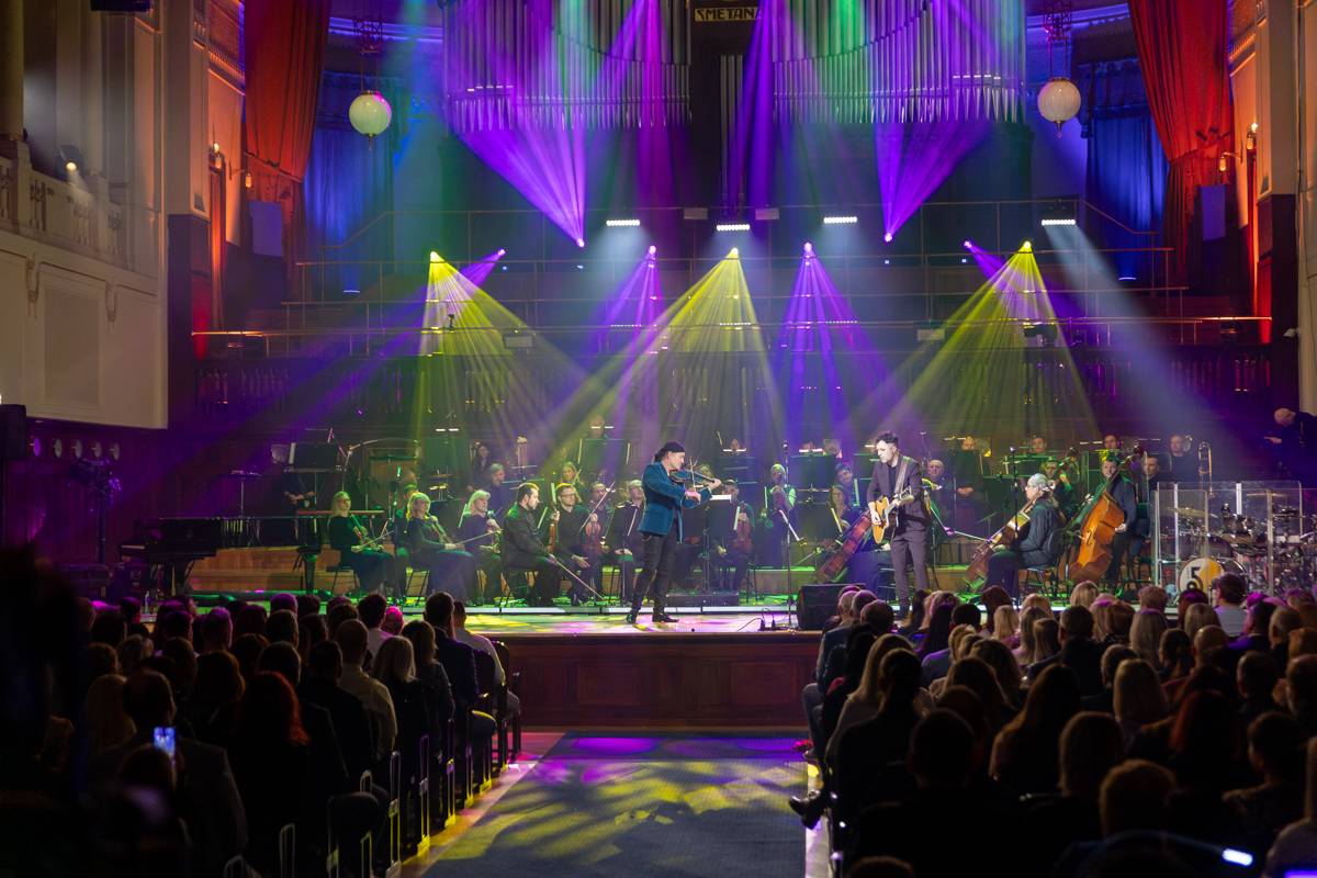 O5 a Radeček přivezli do Prahy romantiku, doprovodili je Elly či Pavel Šporcl