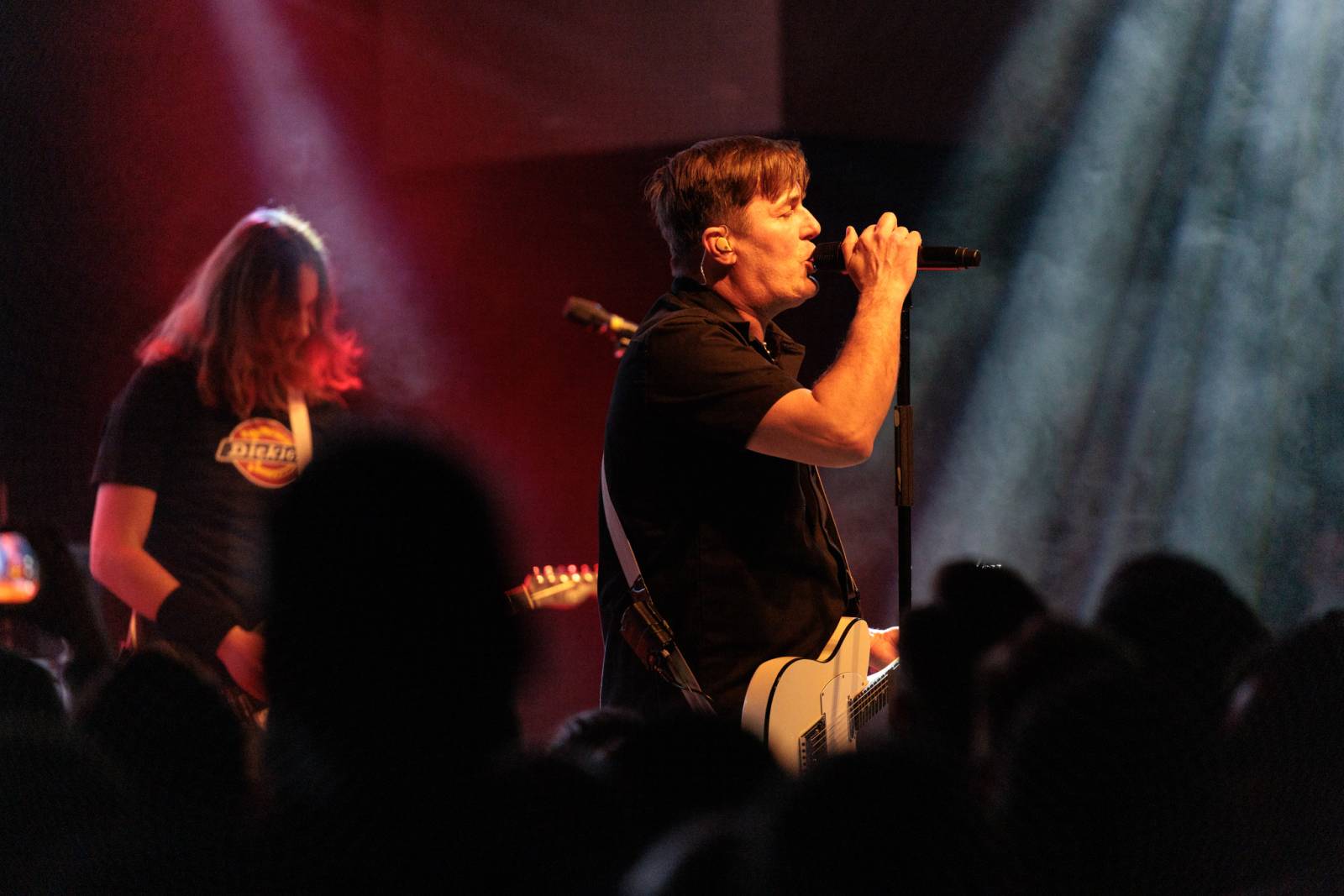 Inekafe zahájilo v Praze turné, bubeník odehrál koncert s horečkou