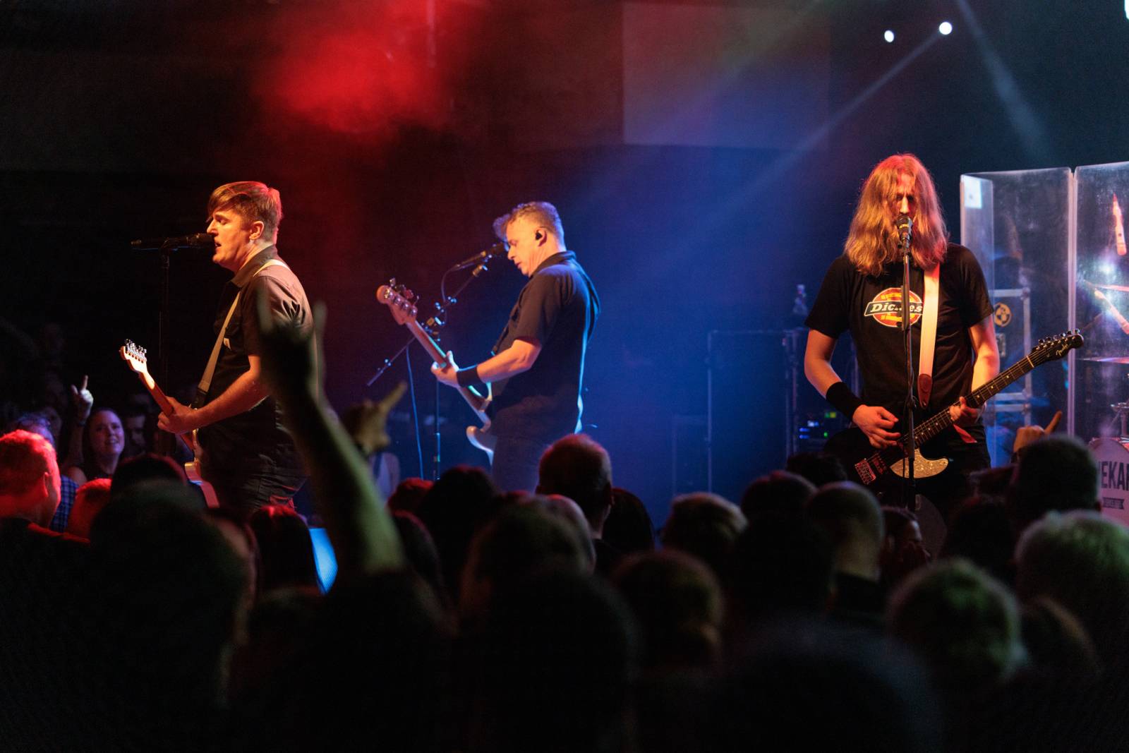 Inekafe zahájilo v Praze turné, bubeník odehrál koncert s horečkou