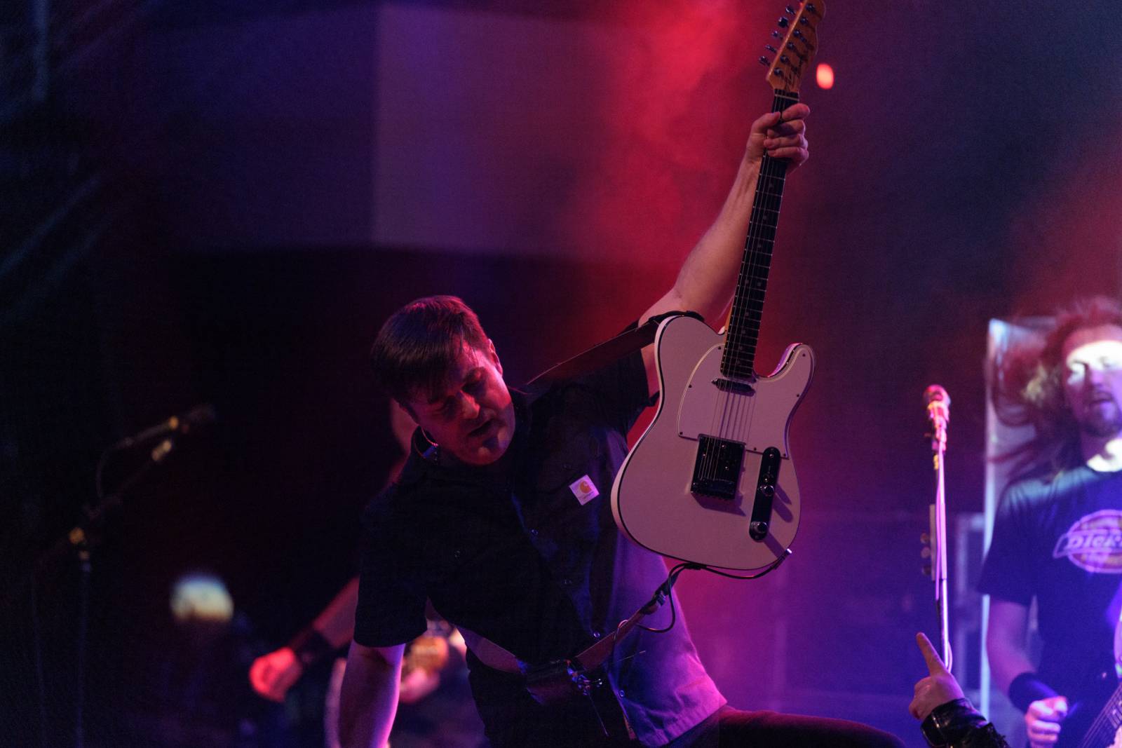 Inekafe zahájilo v Praze turné, bubeník odehrál koncert s horečkou