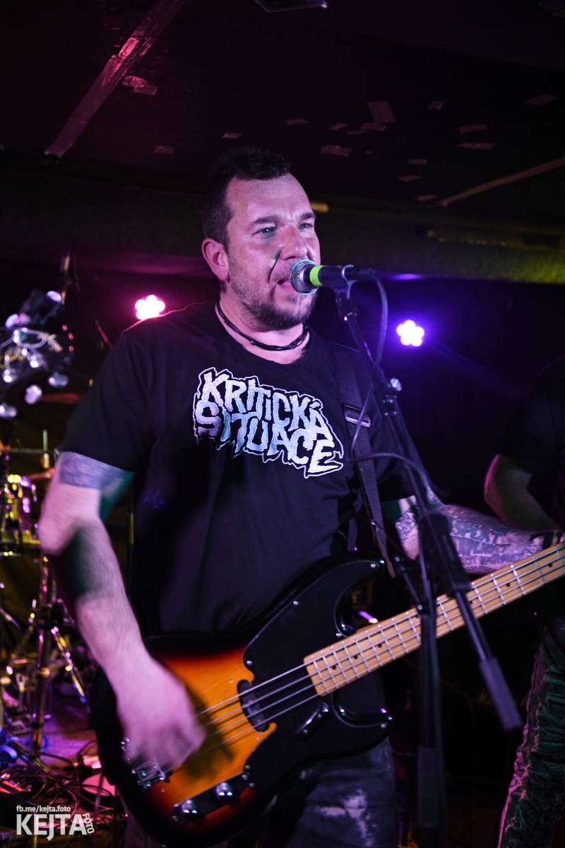 P.S. aneb Pohlavní styk obsadil strahovskou Sedmičku, klub praskal ve švech