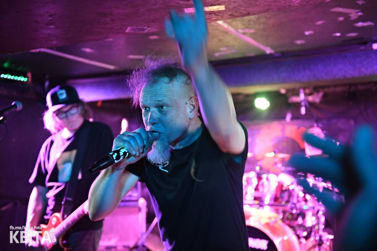 P.S. aneb Pohlavní styk obsadil strahovskou Sedmičku, klub praskal ve švech