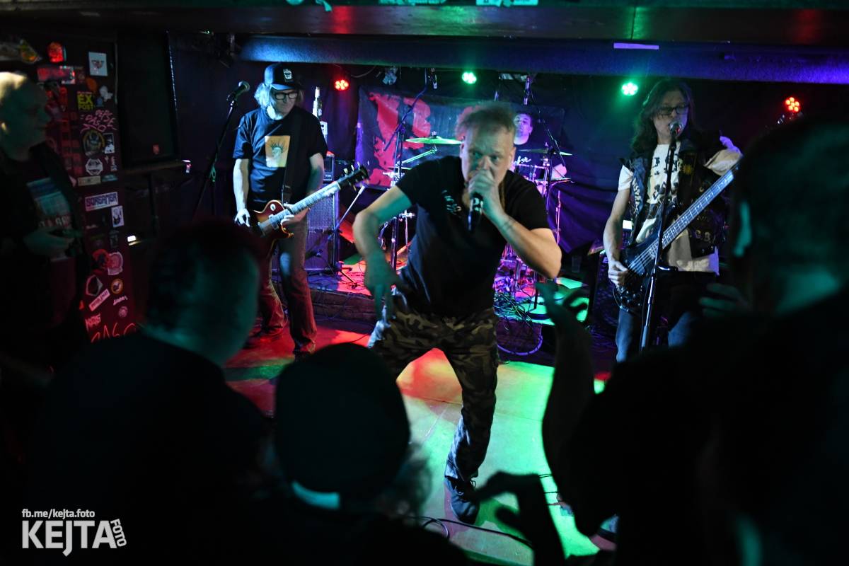 P.S. aneb Pohlavní styk obsadil strahovskou Sedmičku, klub praskal ve švech