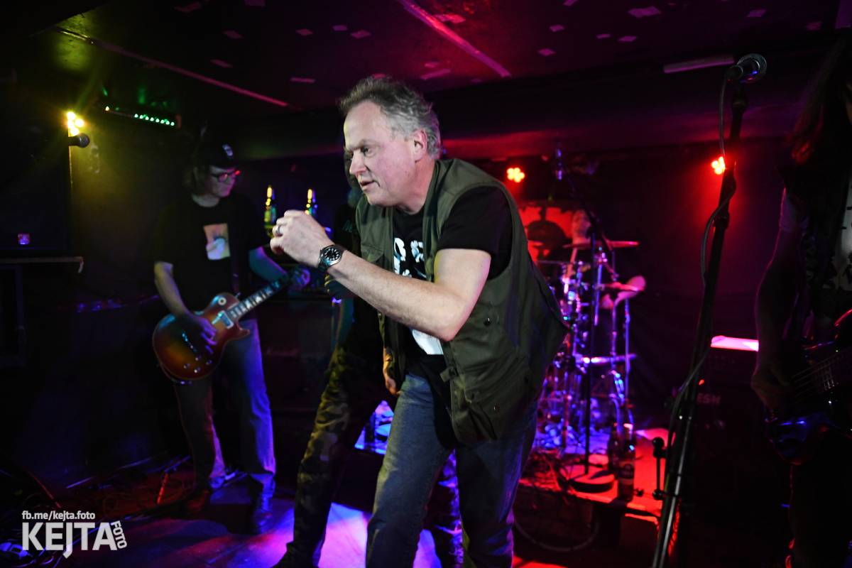 P.S. aneb Pohlavní styk obsadil strahovskou Sedmičku, klub praskal ve švech