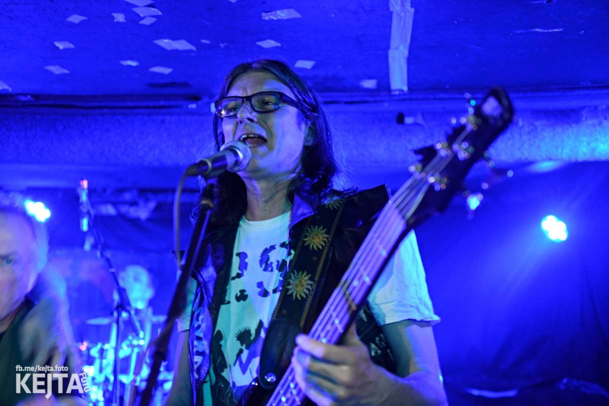 P.S. aneb Pohlavní styk obsadil strahovskou Sedmičku, klub praskal ve švech