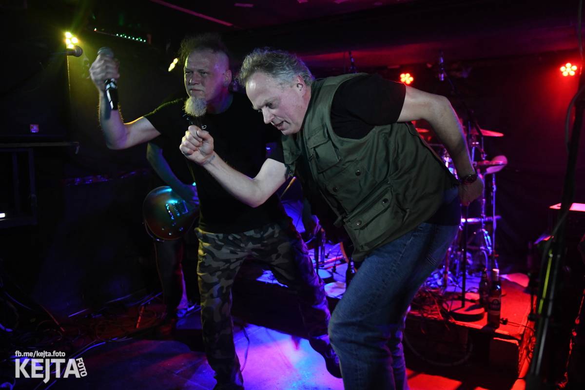 P.S. aneb Pohlavní styk obsadil strahovskou Sedmičku, klub praskal ve švech