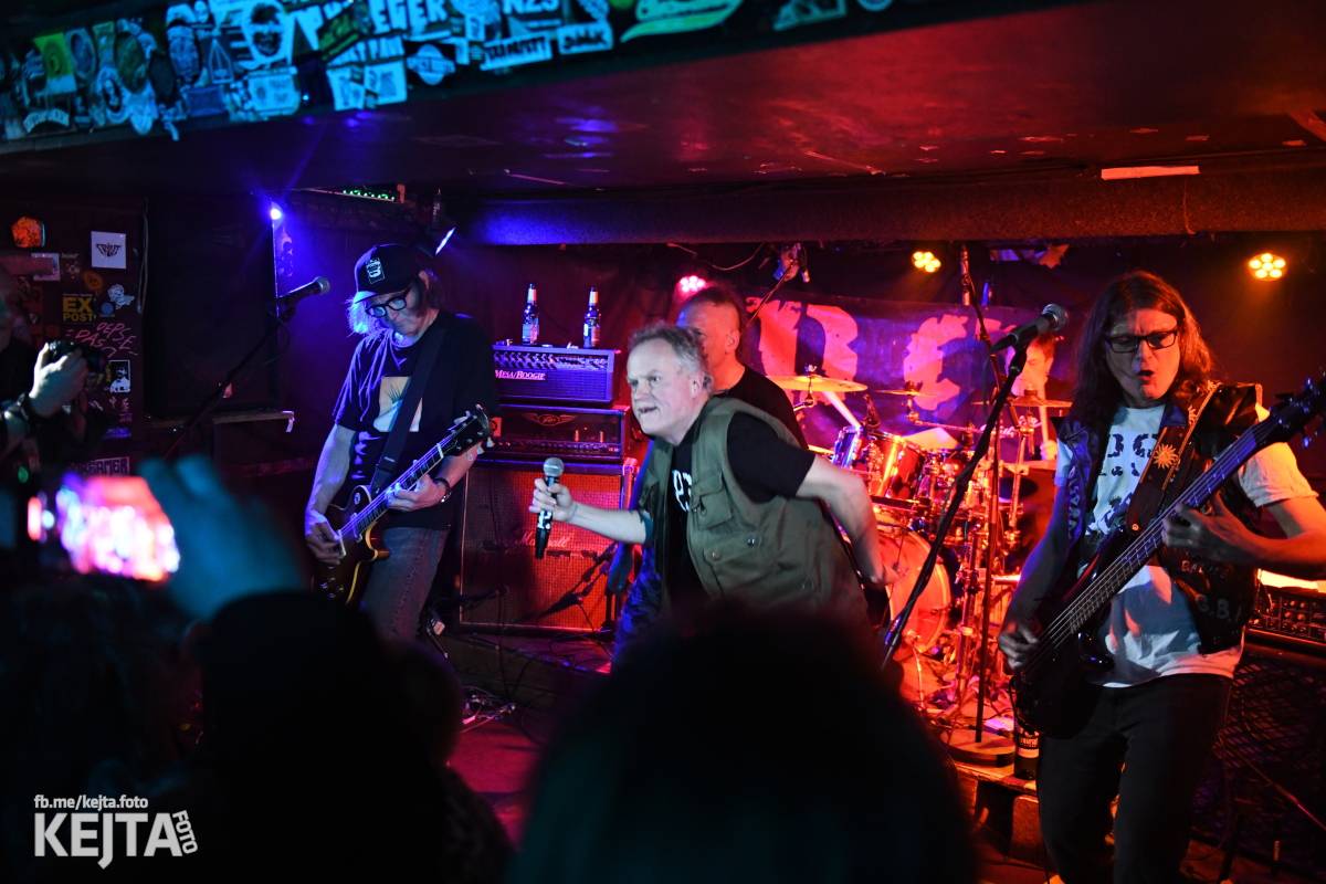 P.S. aneb Pohlavní styk obsadil strahovskou Sedmičku, klub praskal ve švech