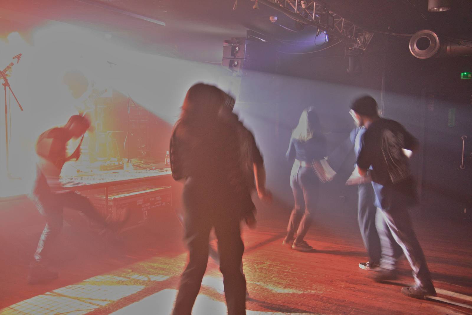 Energičtí Baits vystoupili v pražském Rock Café, podpořili je domácí Cold Meat Party