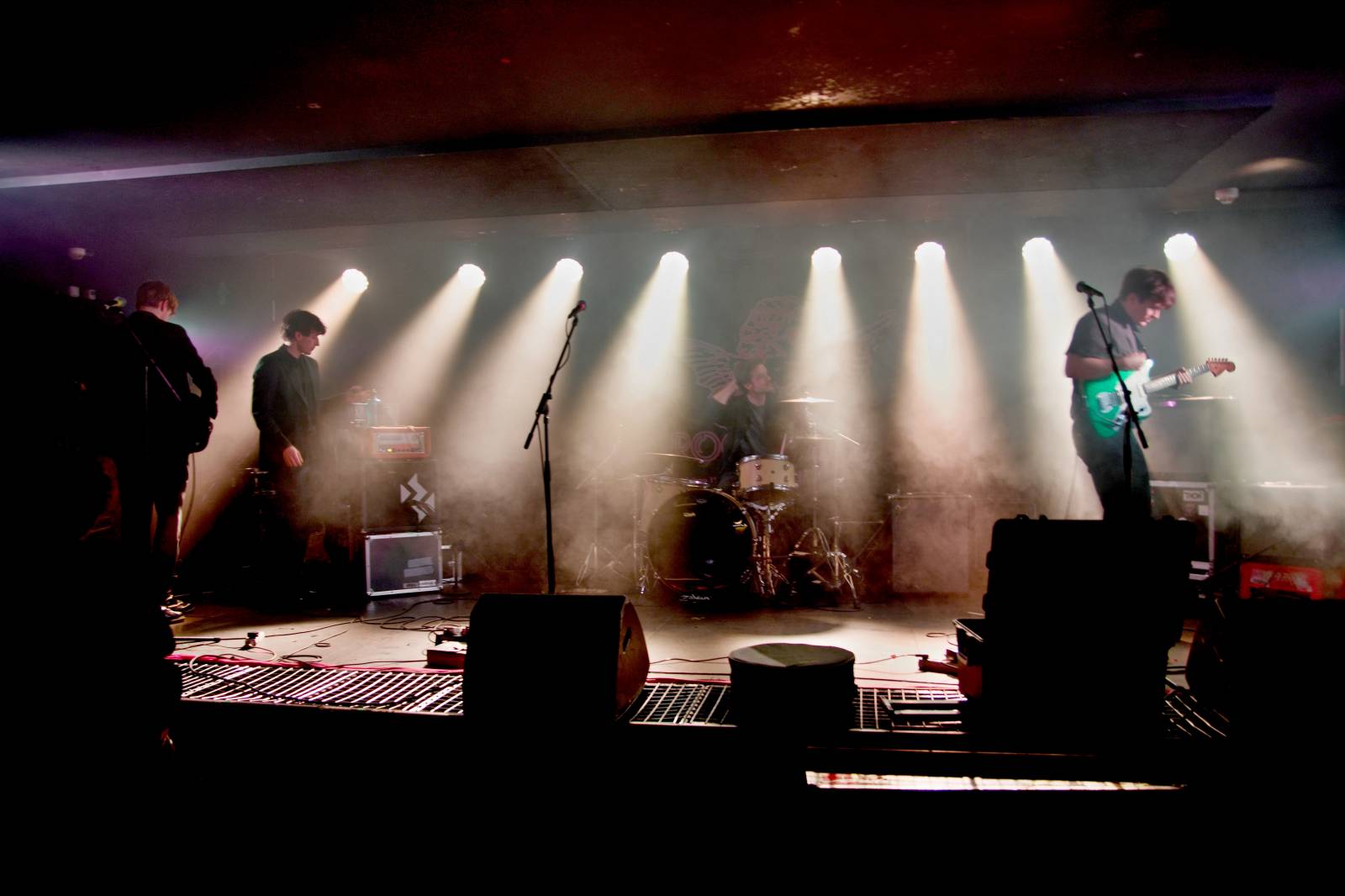 Energičtí Baits vystoupili v pražském Rock Café, podpořili je domácí Cold Meat Party