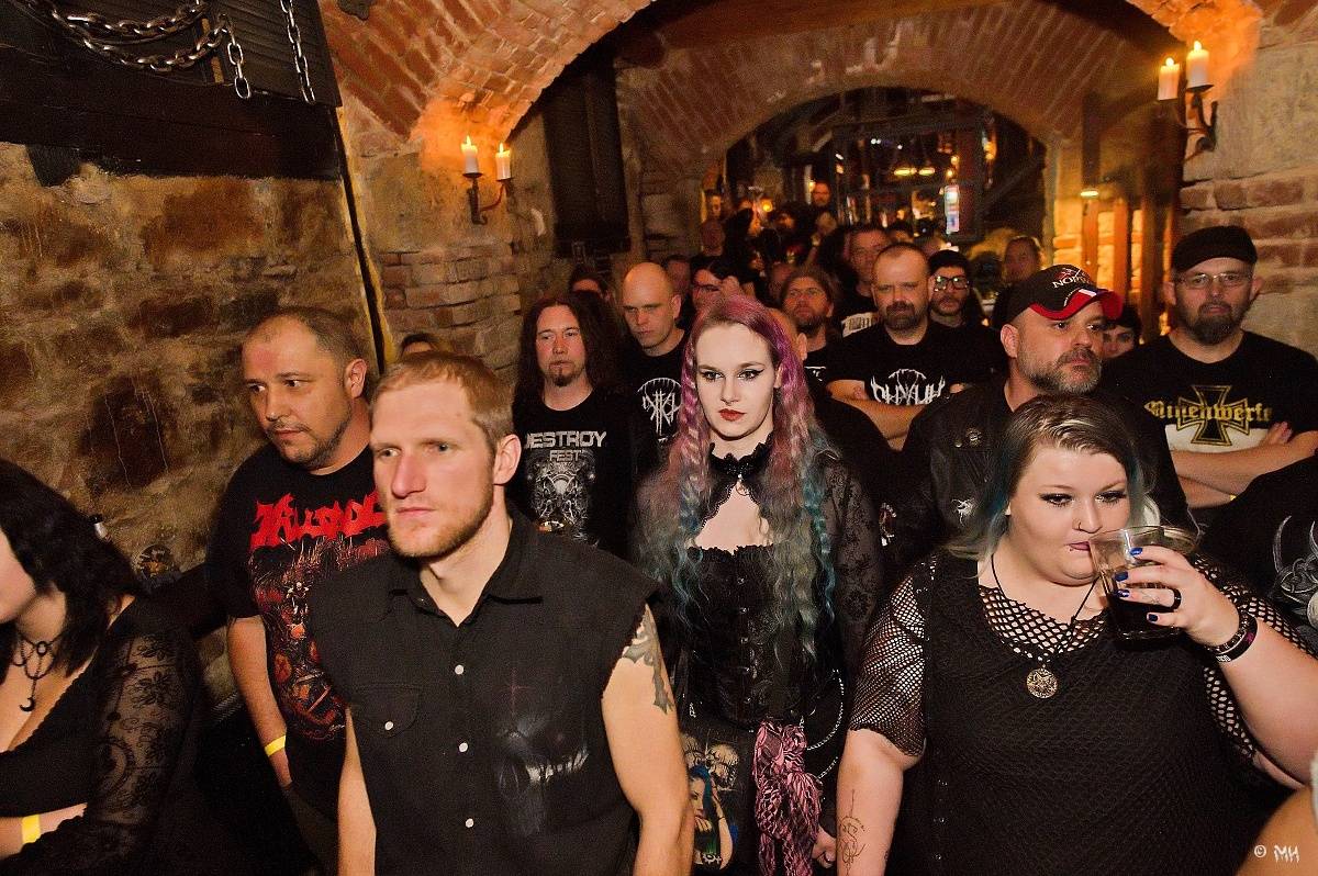 Energická smršť z domova i Mexika. V plzeňském Parlamentu zahráli Light of Dark, Sukkhu i Krusadist