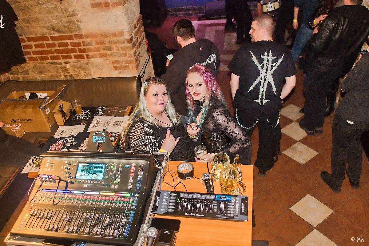 Energická smršť z domova i Mexika. V plzeňském Parlamentu zahráli Light of Dark, Sukkhu i Krusadist