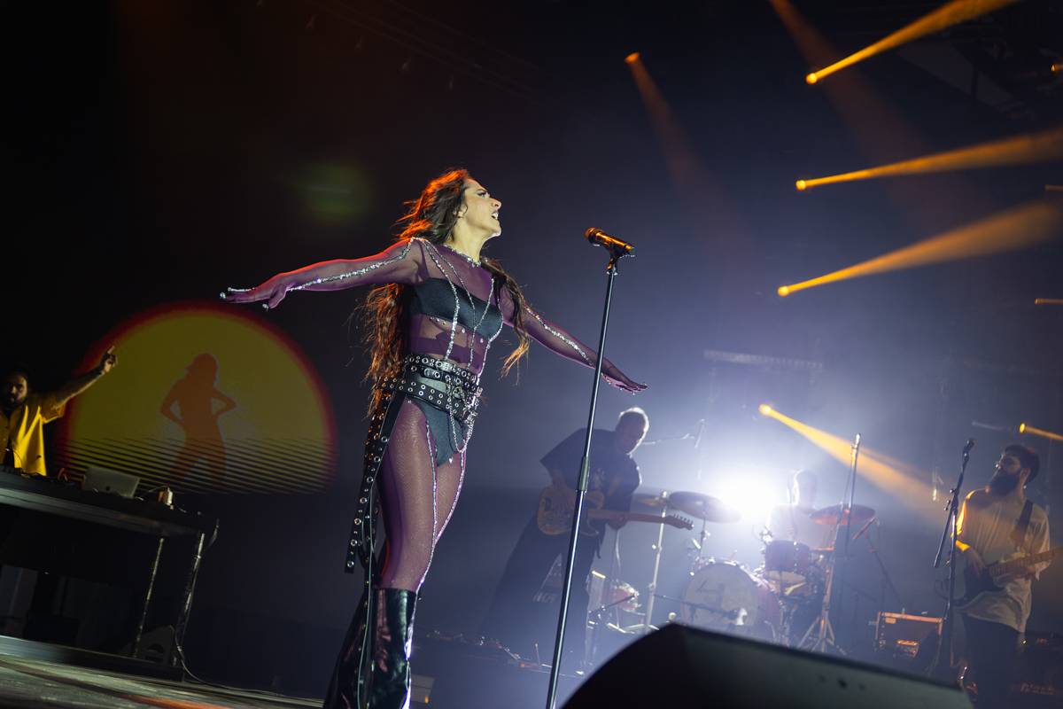 Eva Burešová rozezpívala Forum Karlín, plný sál ji dojal k slzám