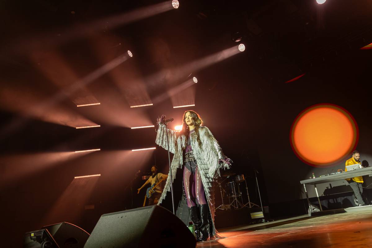 Eva Burešová rozezpívala Forum Karlín, plný sál ji dojal k slzám