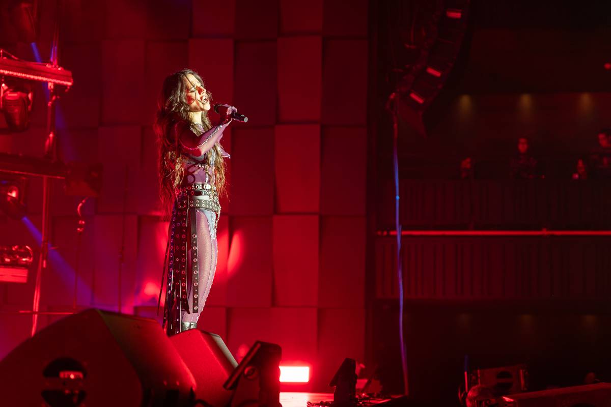 Eva Burešová rozezpívala Forum Karlín, plný sál ji dojal k slzám