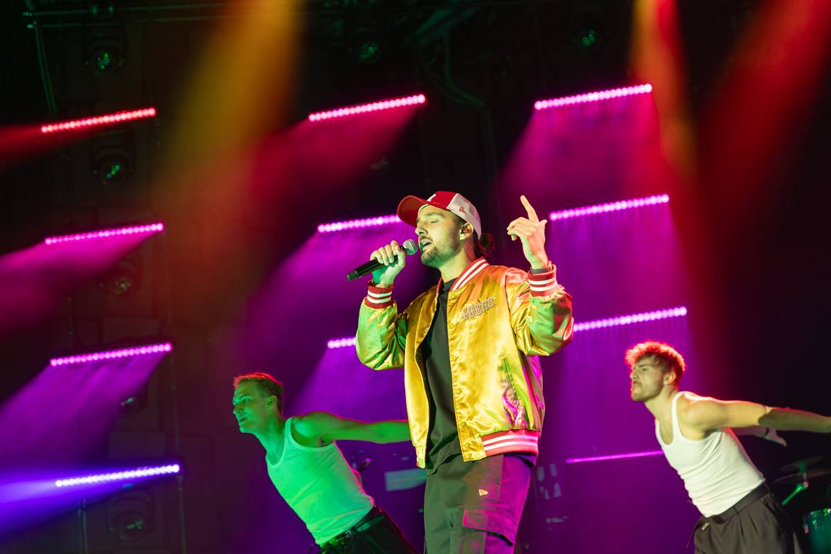 Eva Burešová rozezpívala Forum Karlín, plný sál ji dojal k slzám