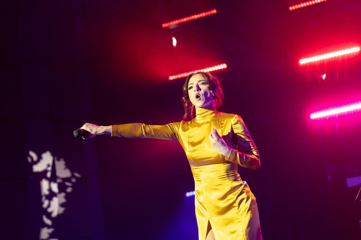 Eva Burešová rozezpívala Forum Karlín, plný sál ji dojal k slzám