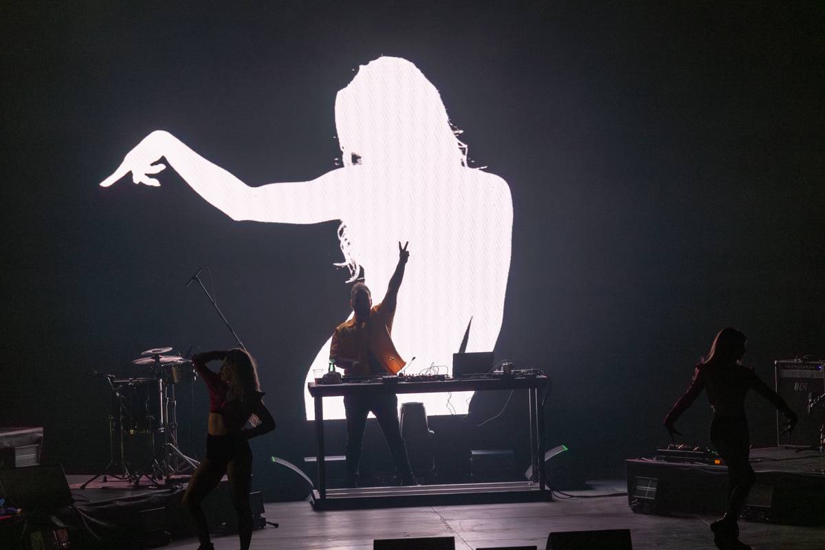 Eva Burešová rozezpívala Forum Karlín, plný sál ji dojal k slzám