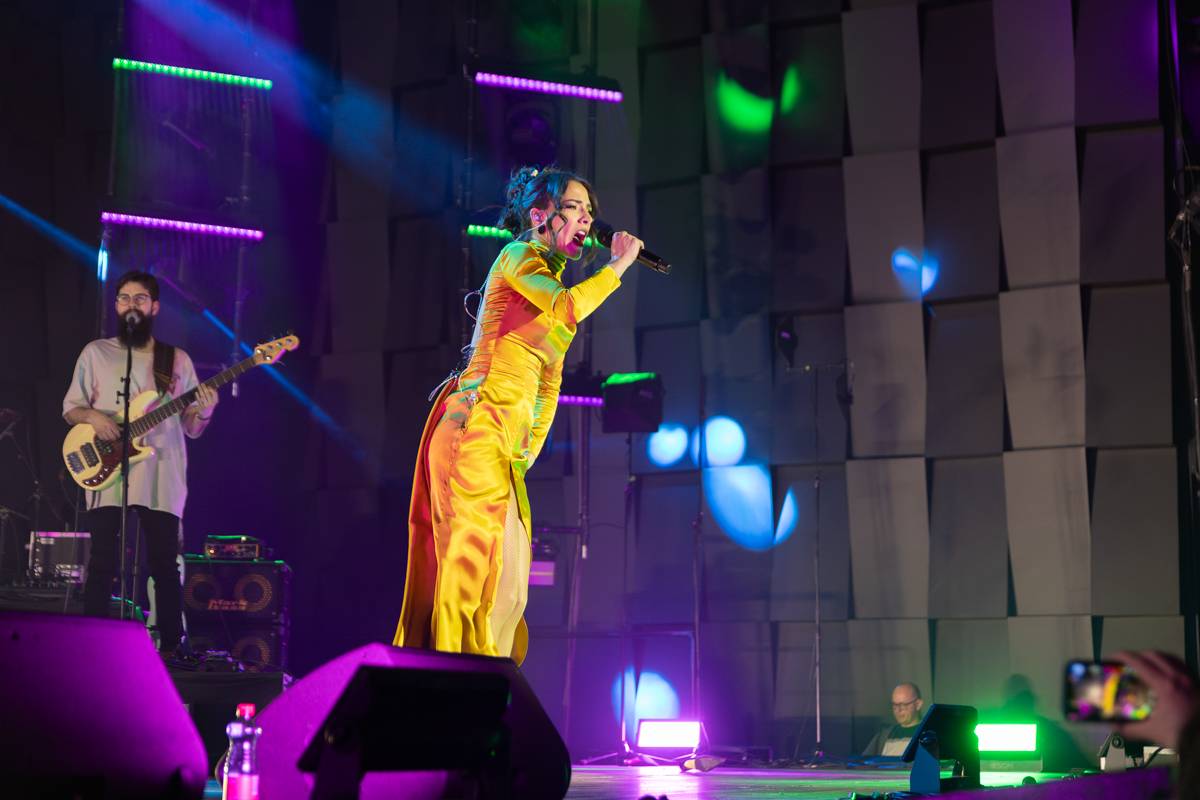 Eva Burešová rozezpívala Forum Karlín, plný sál ji dojal k slzám