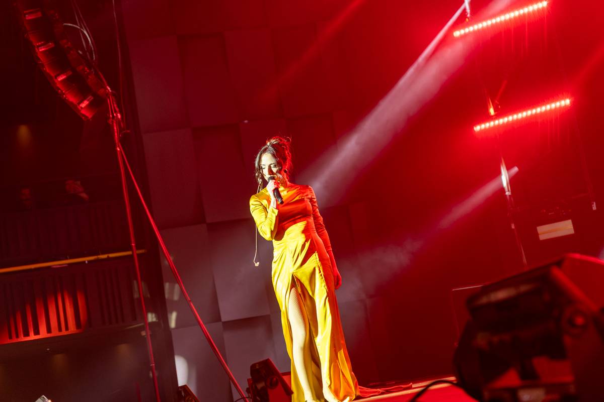 Eva Burešová rozezpívala Forum Karlín, plný sál ji dojal k slzám