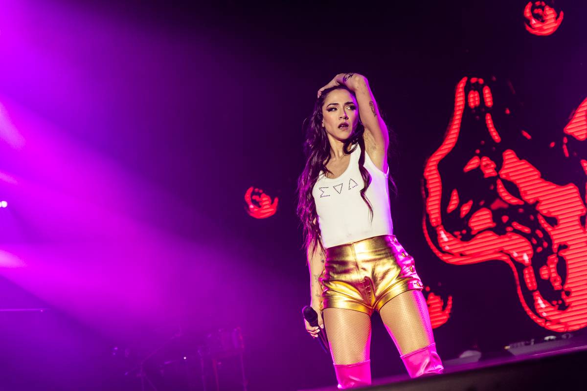 Eva Burešová rozezpívala Forum Karlín, plný sál ji dojal k slzám