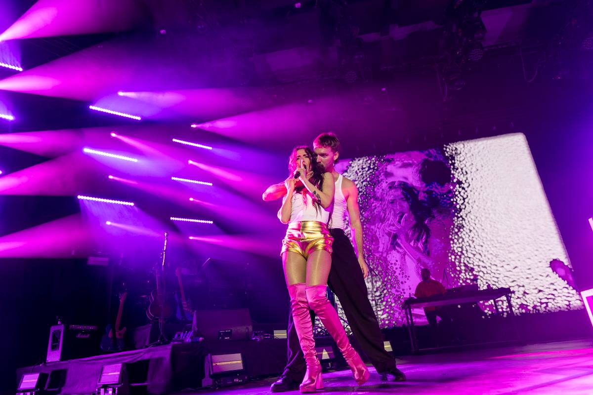 Eva Burešová rozezpívala Forum Karlín, plný sál ji dojal k slzám