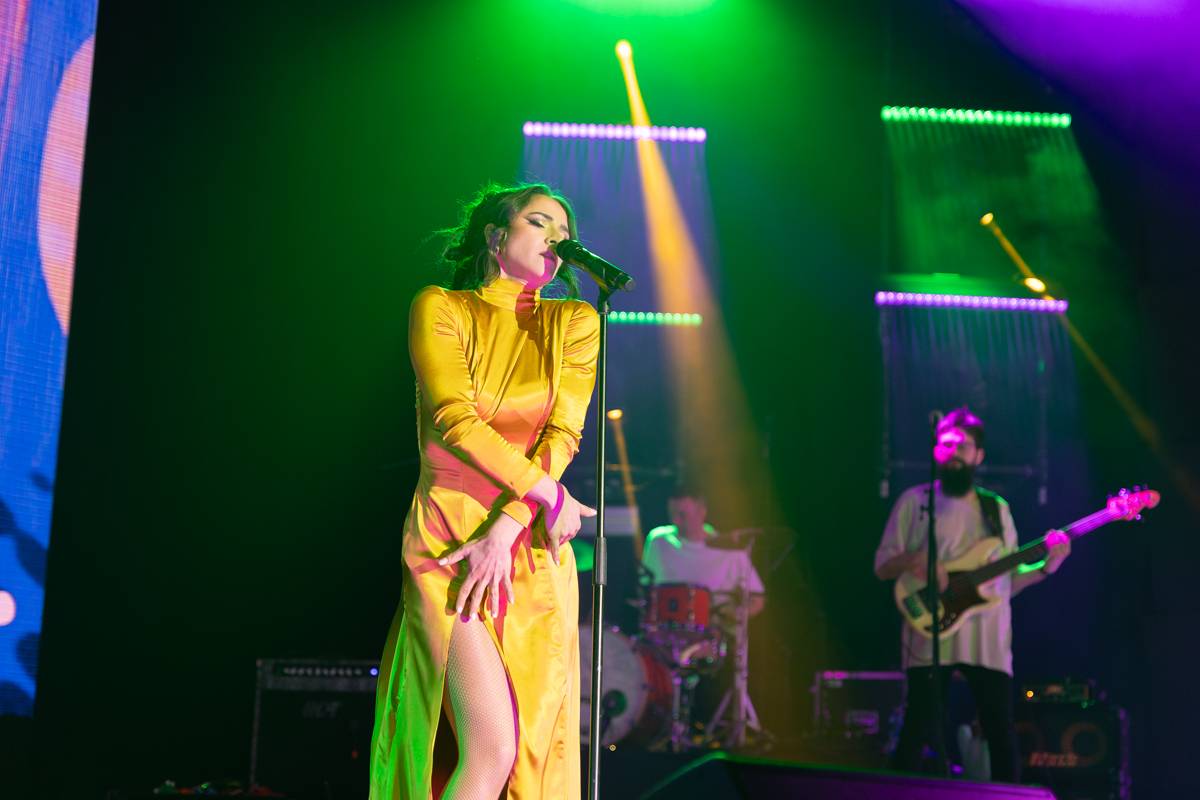 Eva Burešová rozezpívala Forum Karlín, plný sál ji dojal k slzám