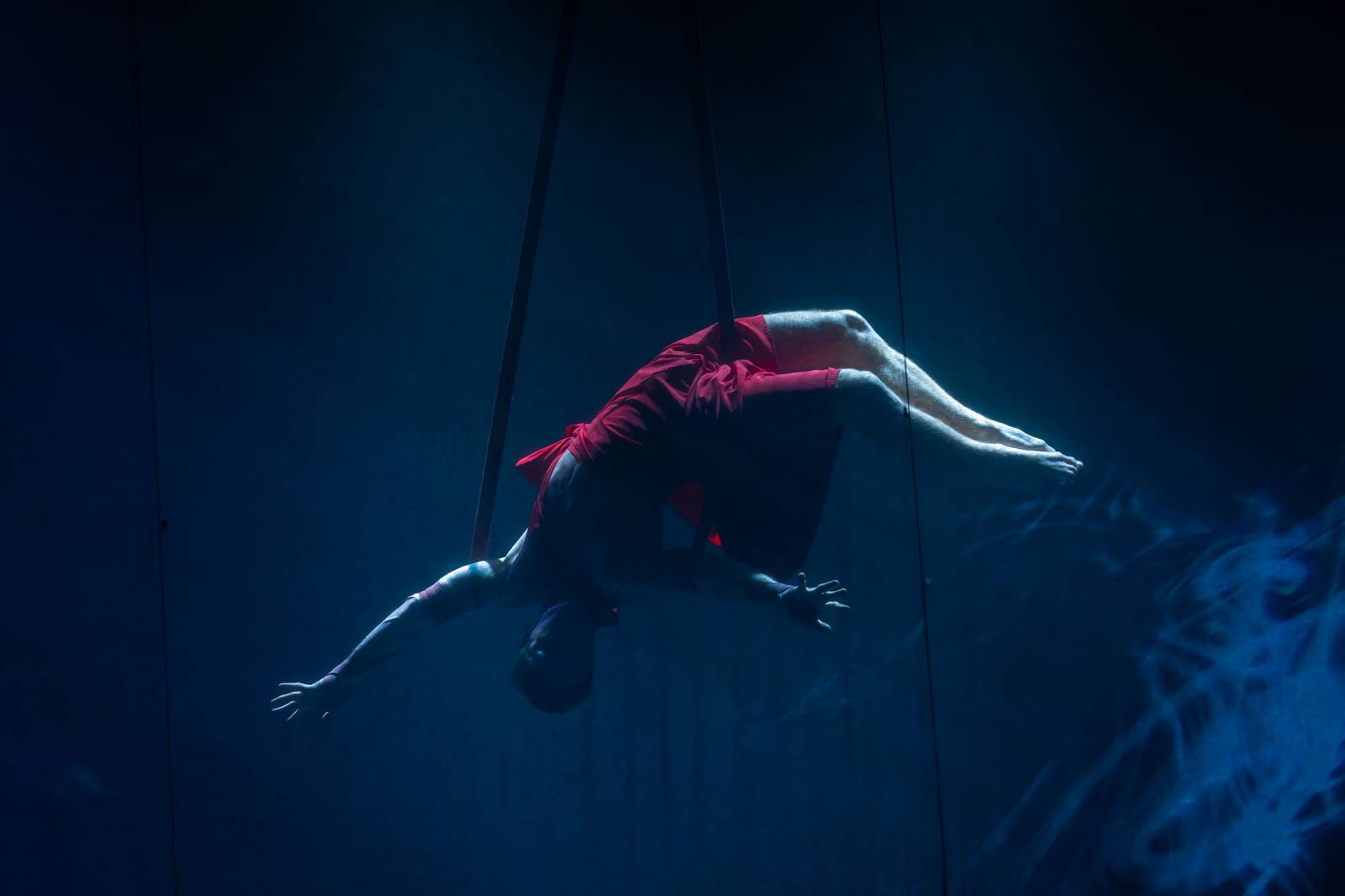 Dan Bárta, Endru a Jen Hovorka kouzlili v Branickém divadle. Doprovodili je akrobaté z Losers Cirque Company