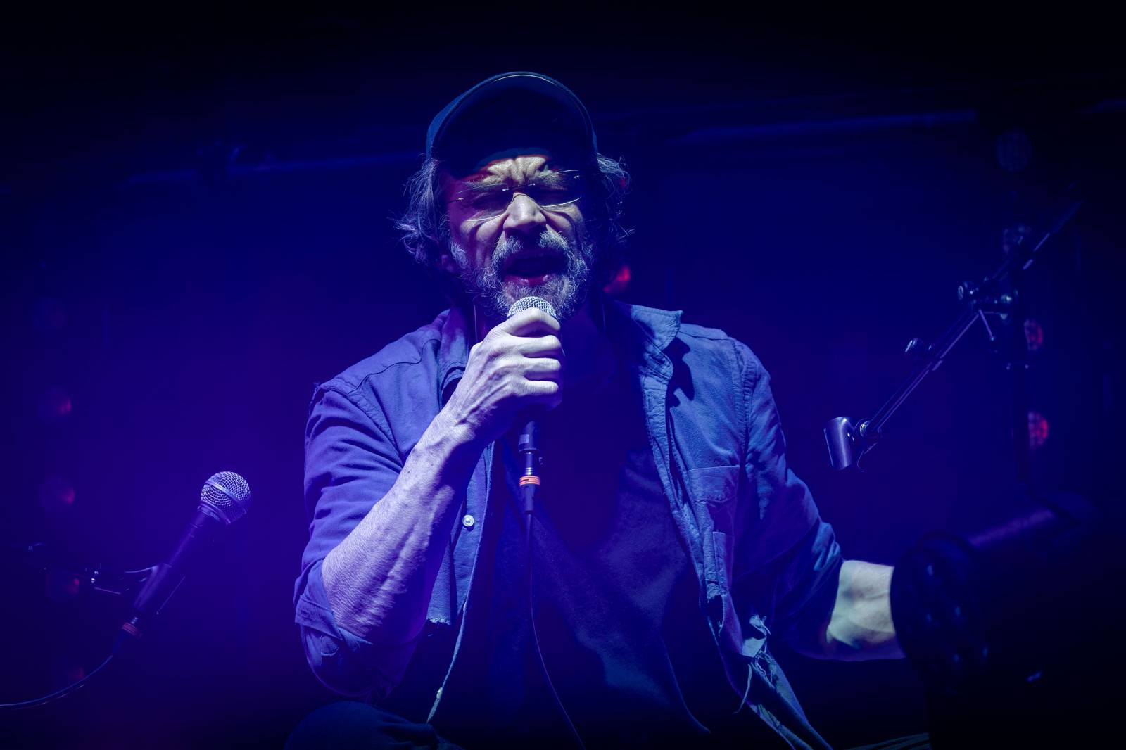 Dan Bárta, Endru a Jen Hovorka kouzlili v Branickém divadle. Doprovodili je akrobaté z Losers Cirque Company